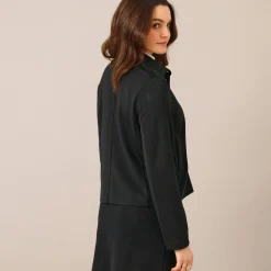 Jasje met knopen, milanotricot