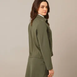 Jasje met knopen, milanotricot