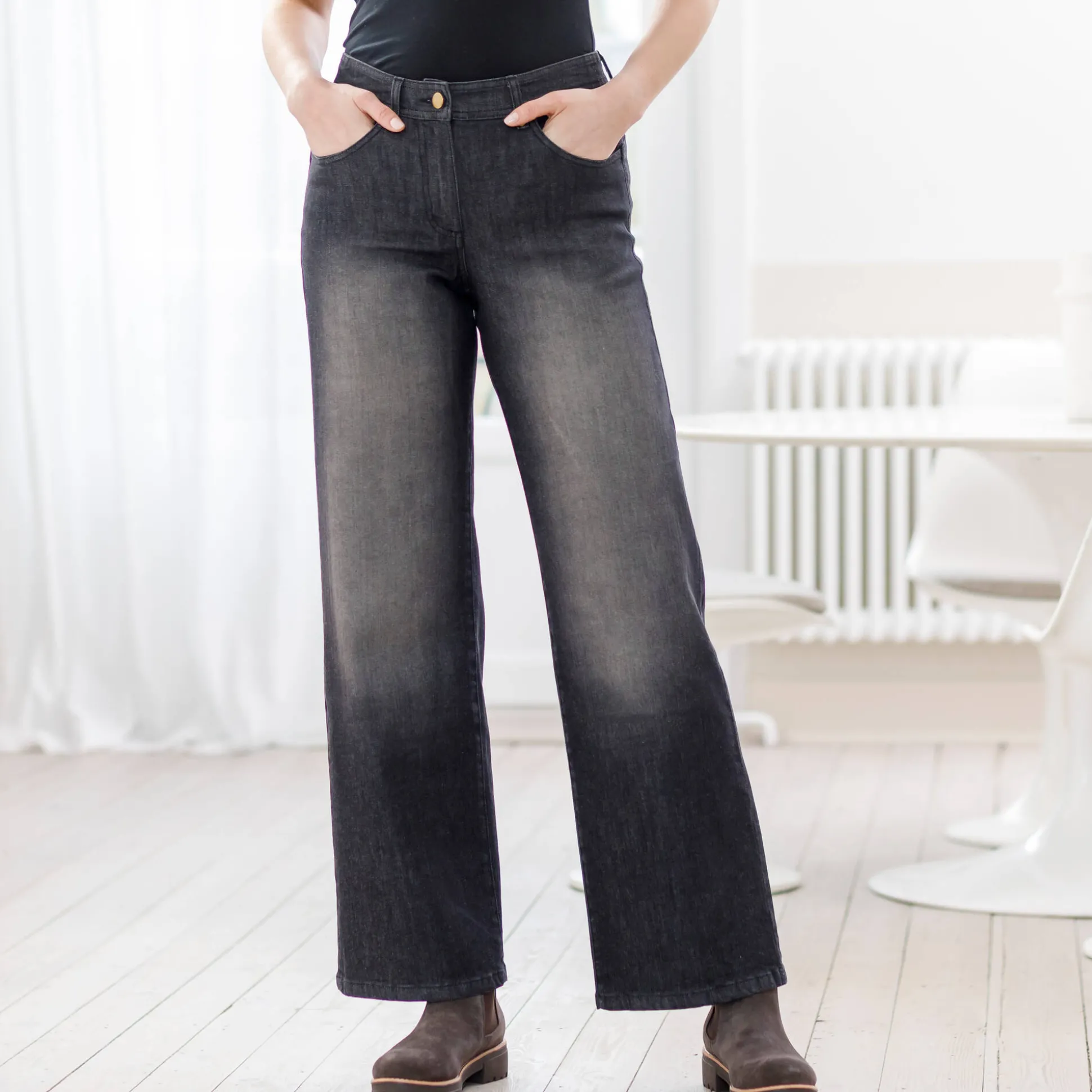 Jeans met ruim model, 5 zakken