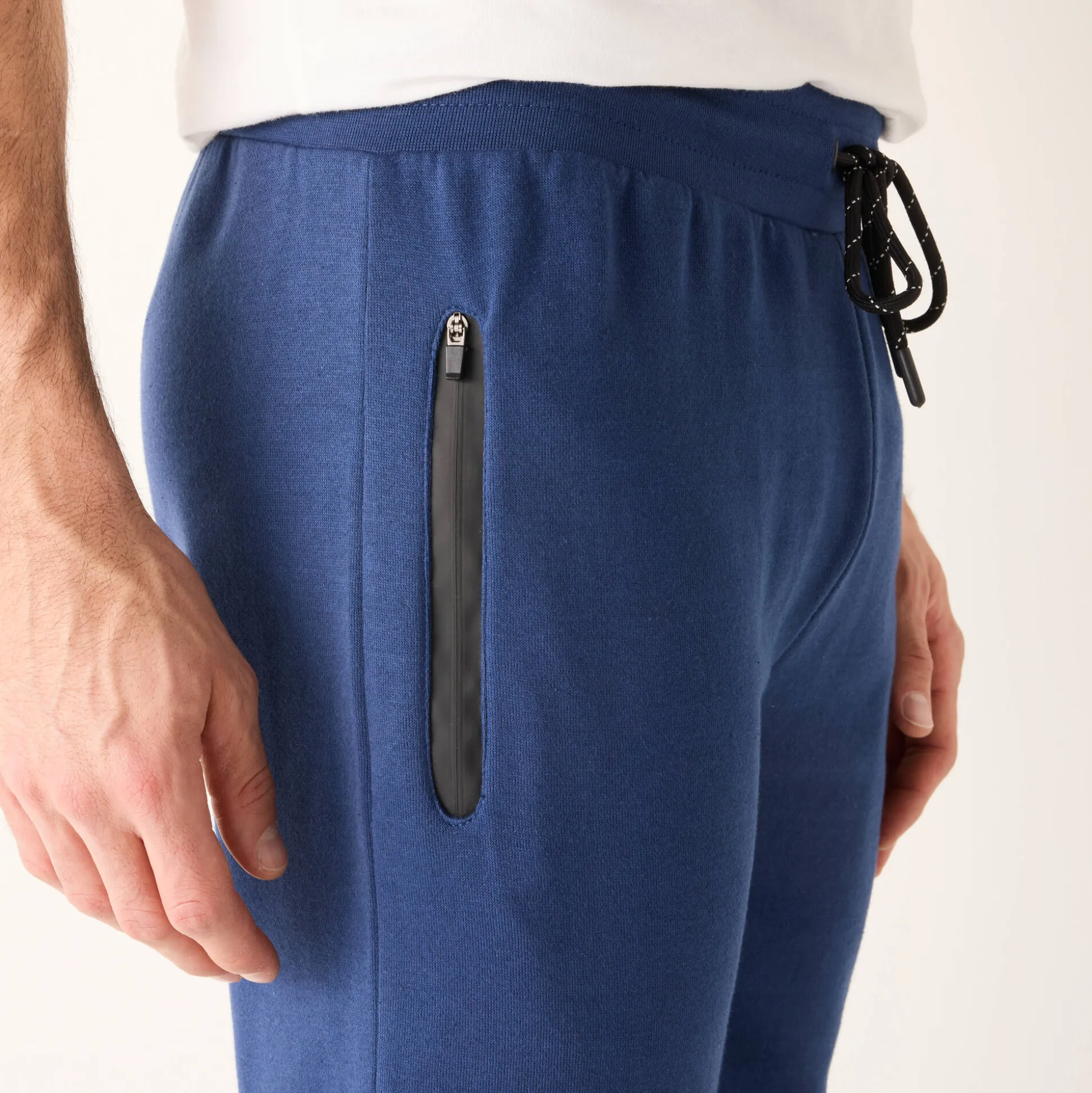 Joggingbroek met aangetrokken pijponderkanten, contrasterende details