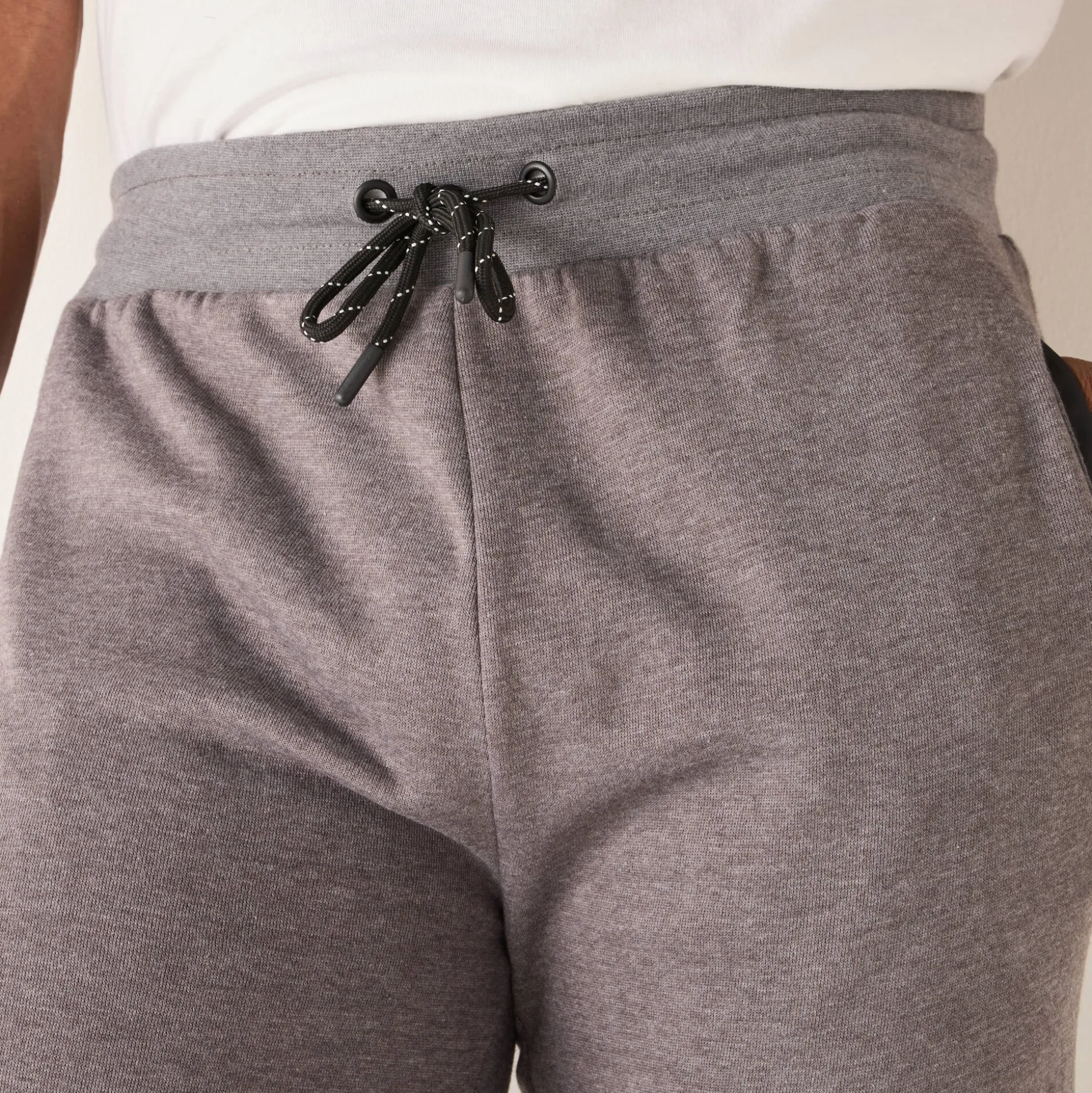 Joggingbroek met aangetrokken pijponderkanten, contrasterende details