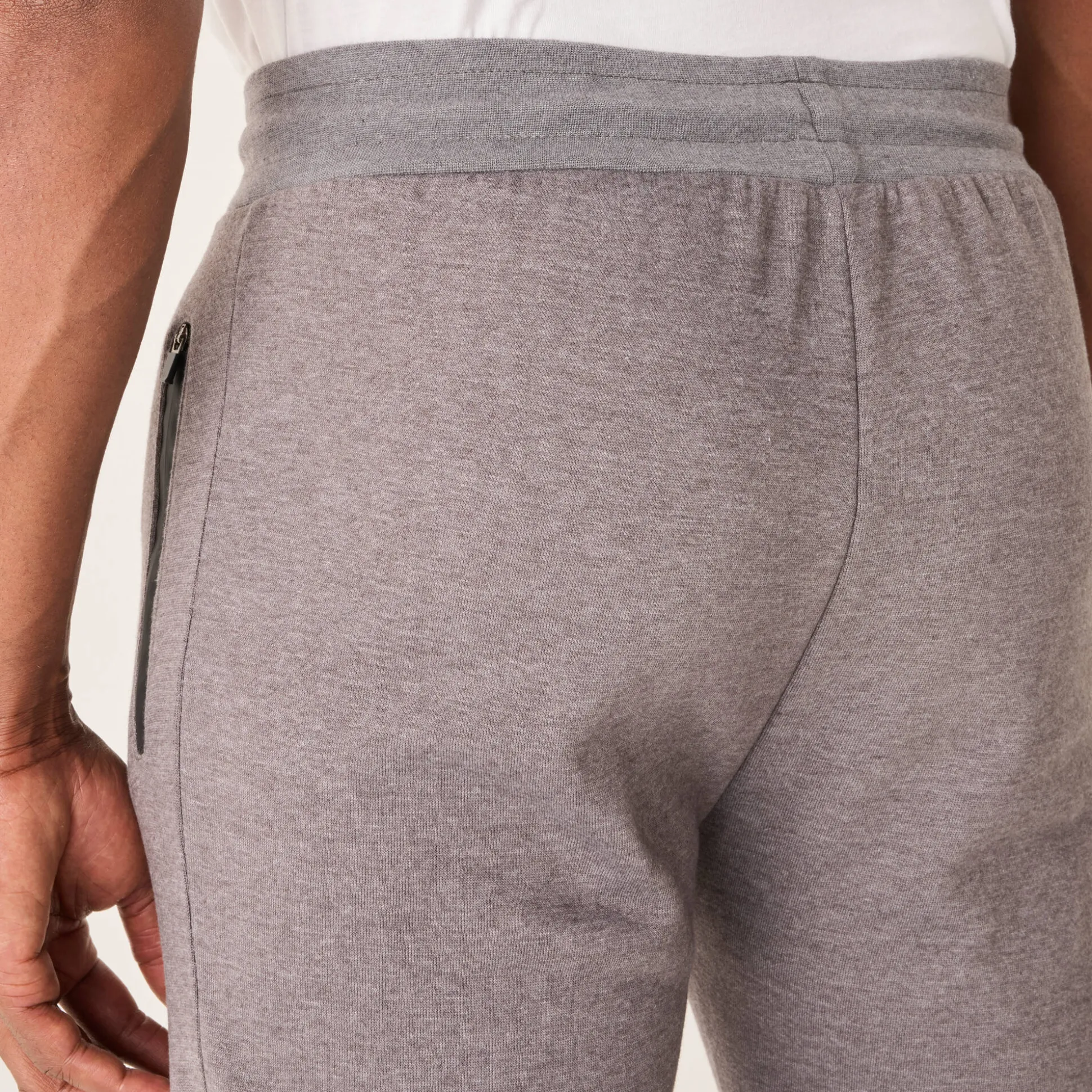 Joggingbroek met aangetrokken pijponderkanten, contrasterende details