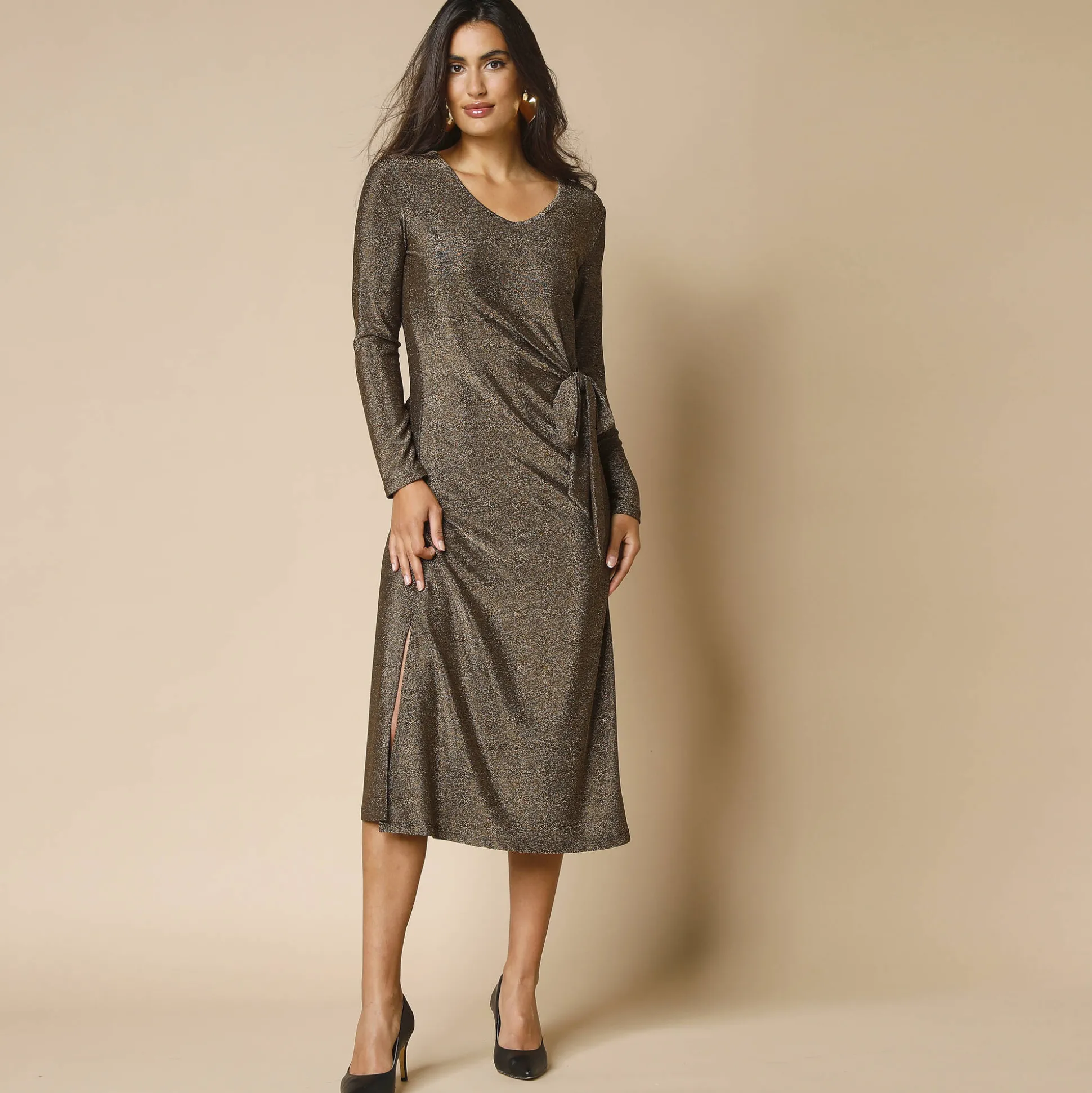 Jurk in glanzend tricot met lange mouwen, geknoopt detail