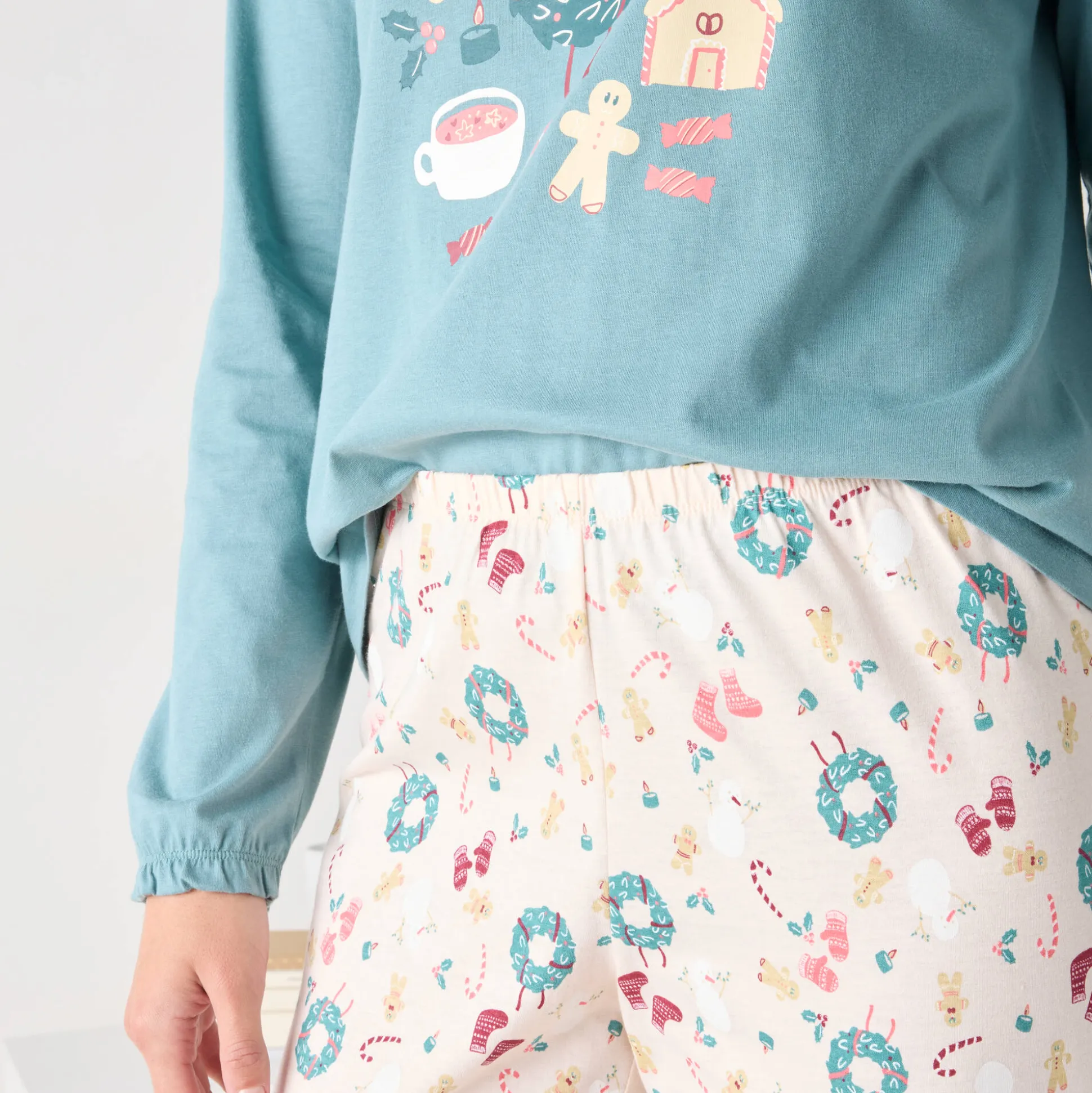 Kerstkrans pyjama + bijpassend slaapmasker