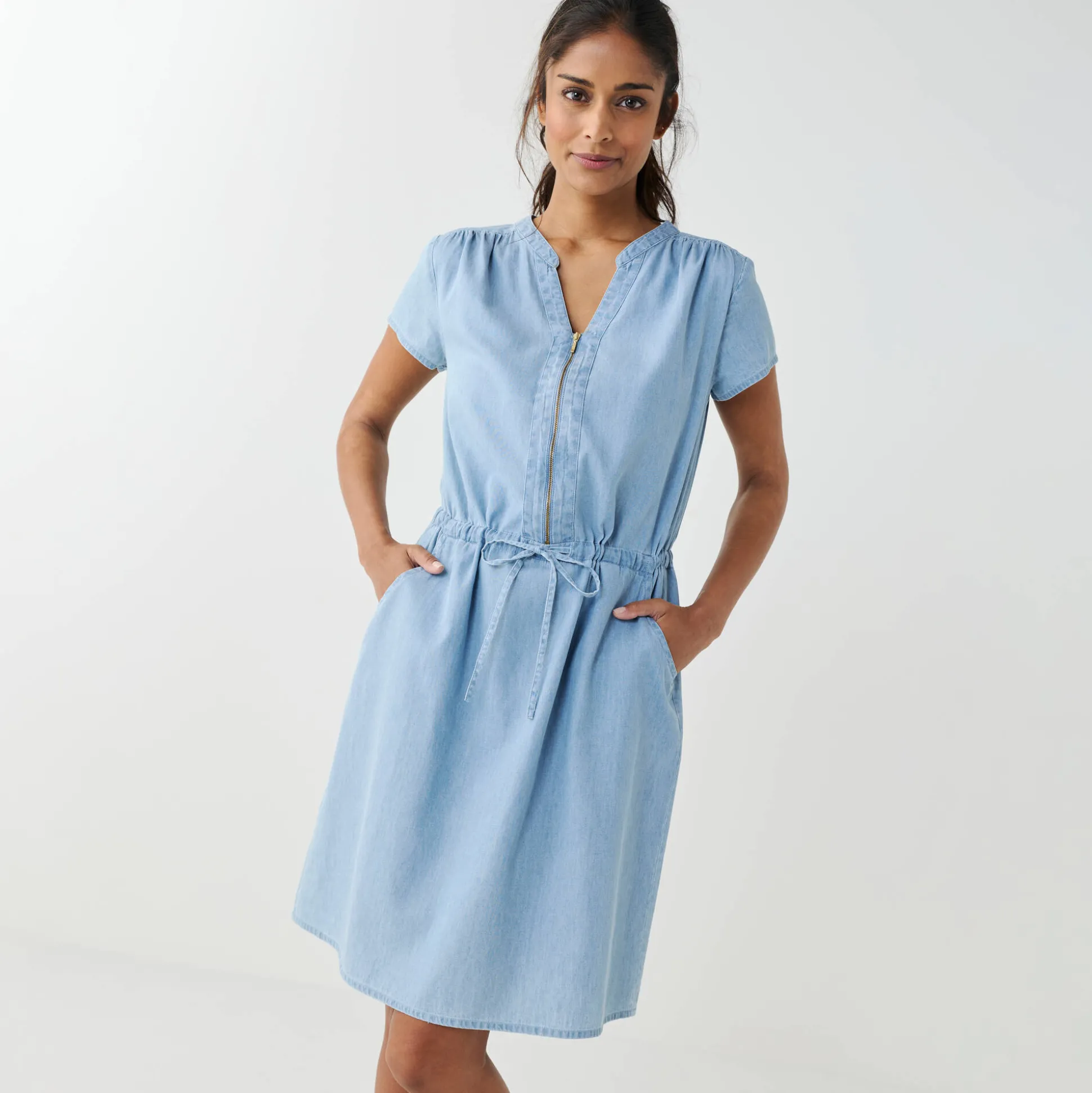 Korte jurk met ritskraag, licht denim