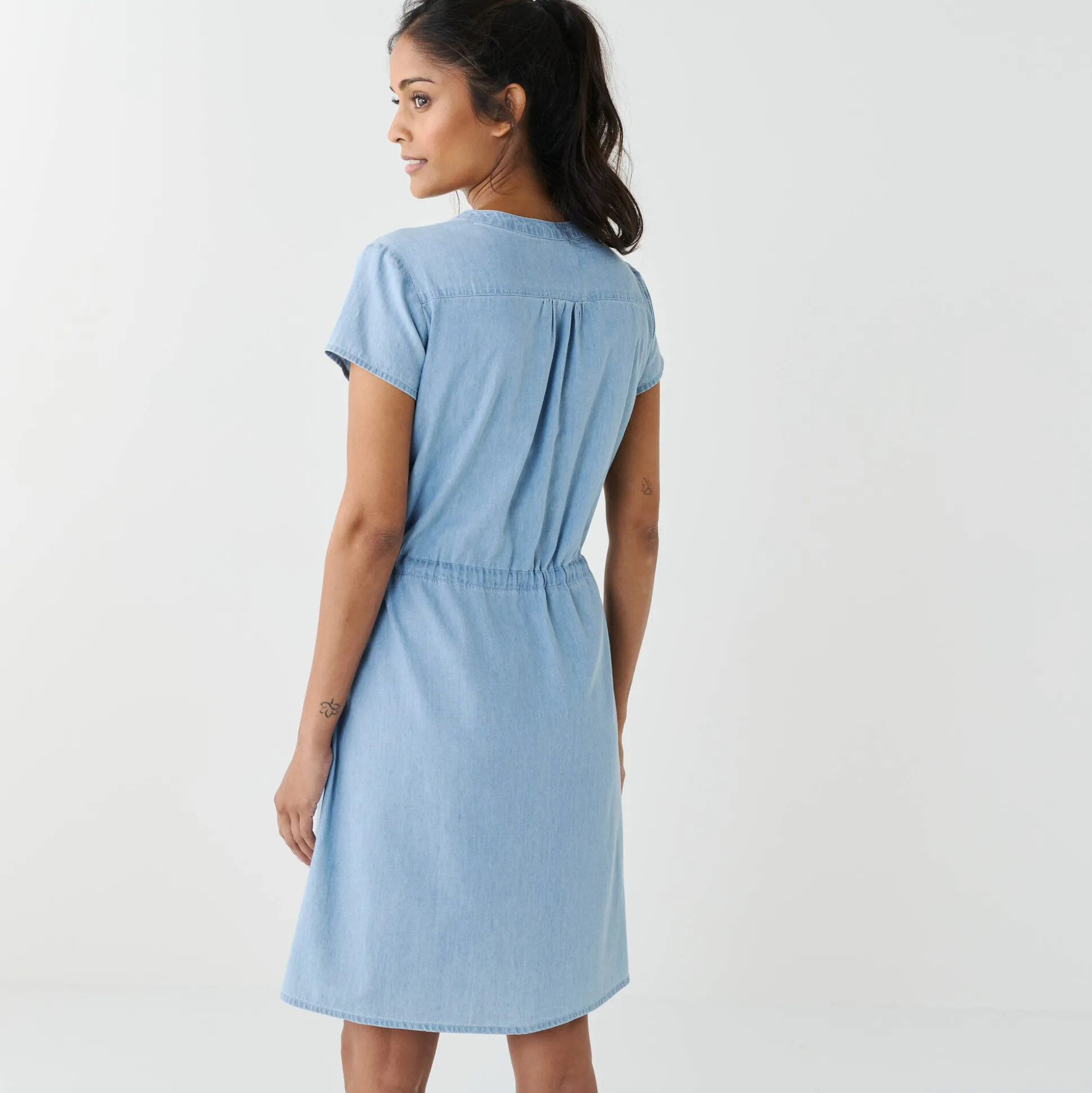 Korte jurk met ritskraag, licht denim