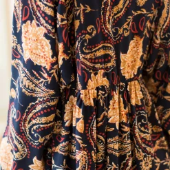 Korte jurk met V-hals, 'boho' print