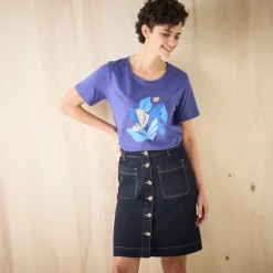 Korte, uitlopende jeansrok met knopen
