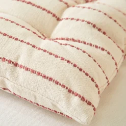 Lang, decoratief kussen in artisanaal weefsel