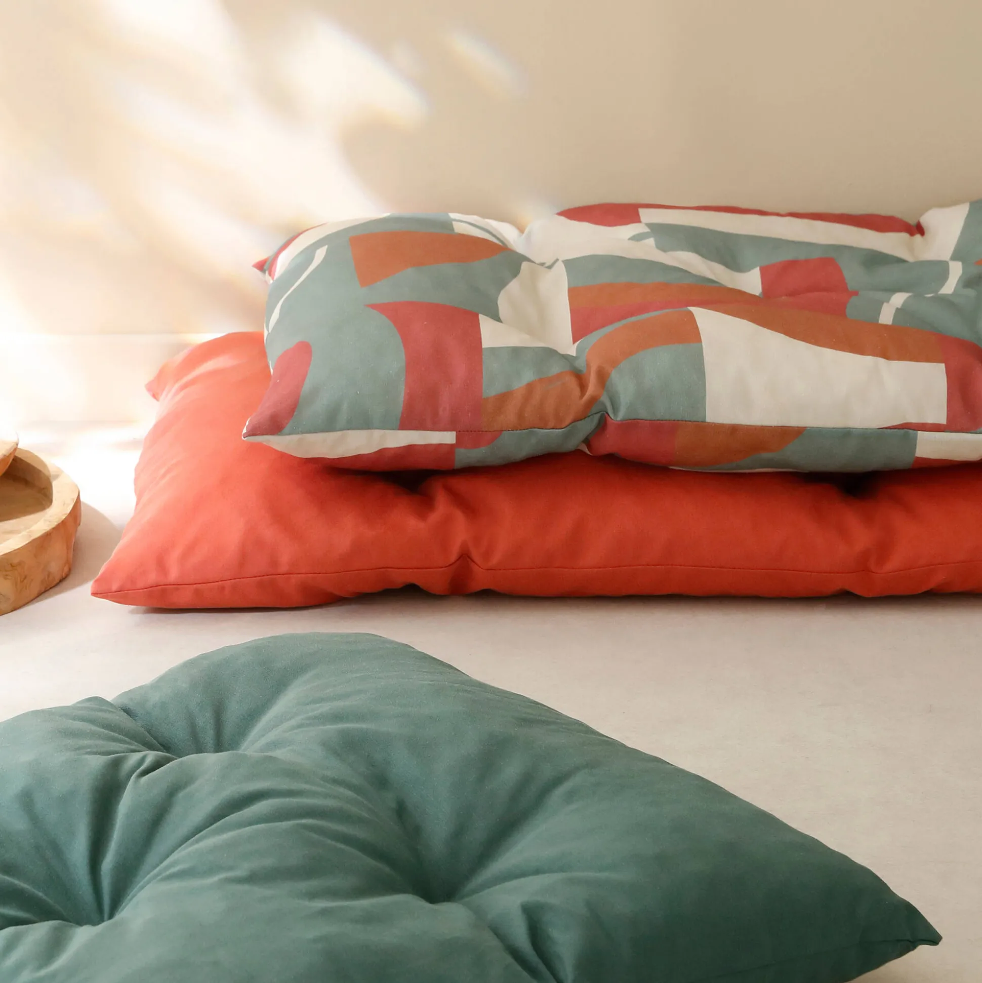 Lang vloerkussen met 'geometrische' print