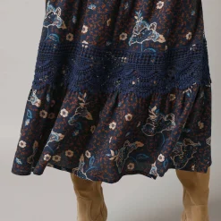 Lange, bedrukte jurk met 3/4-mouwen, details in macramé