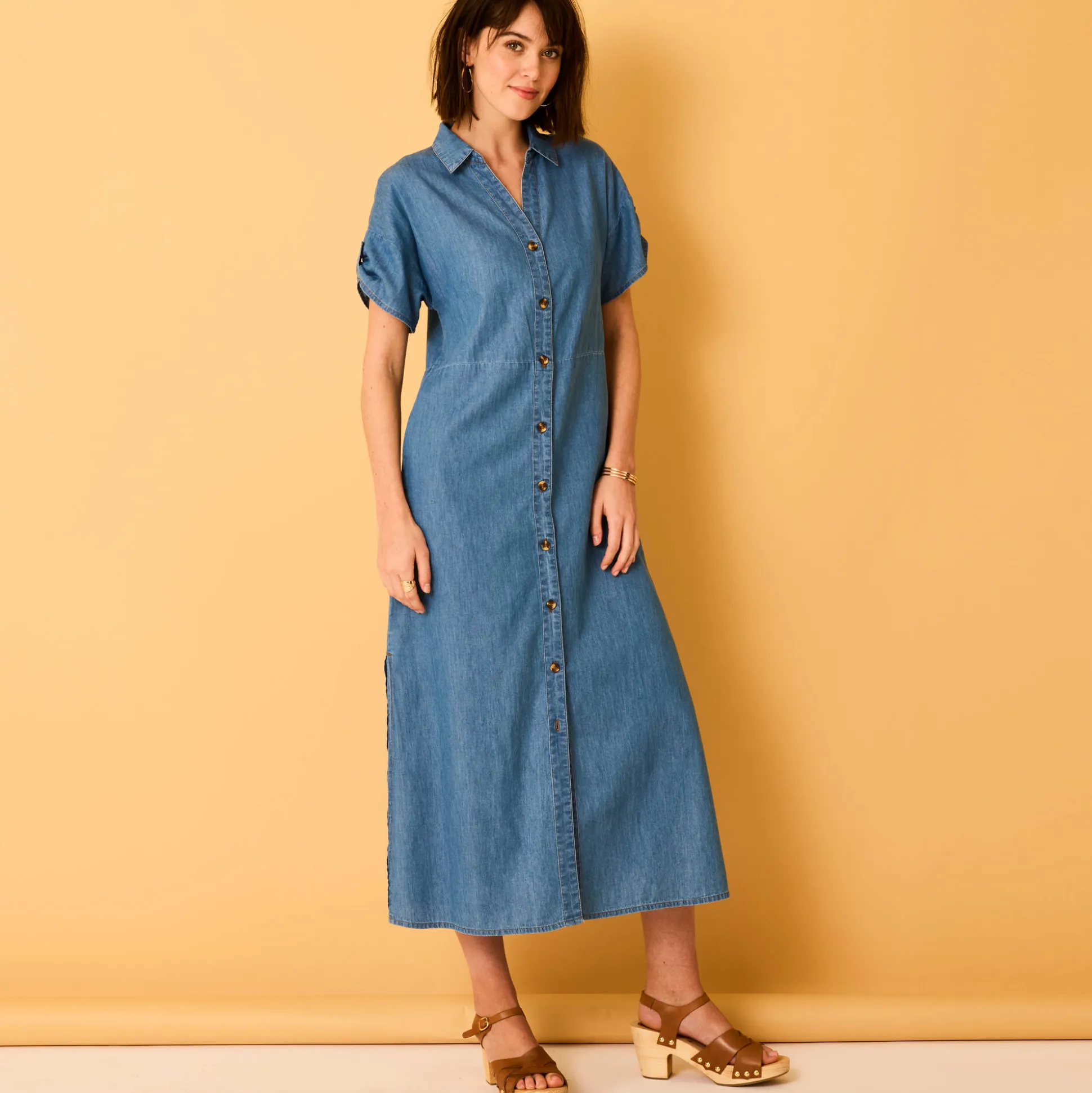 Lange hemdjurk in jeans, korte mouwen