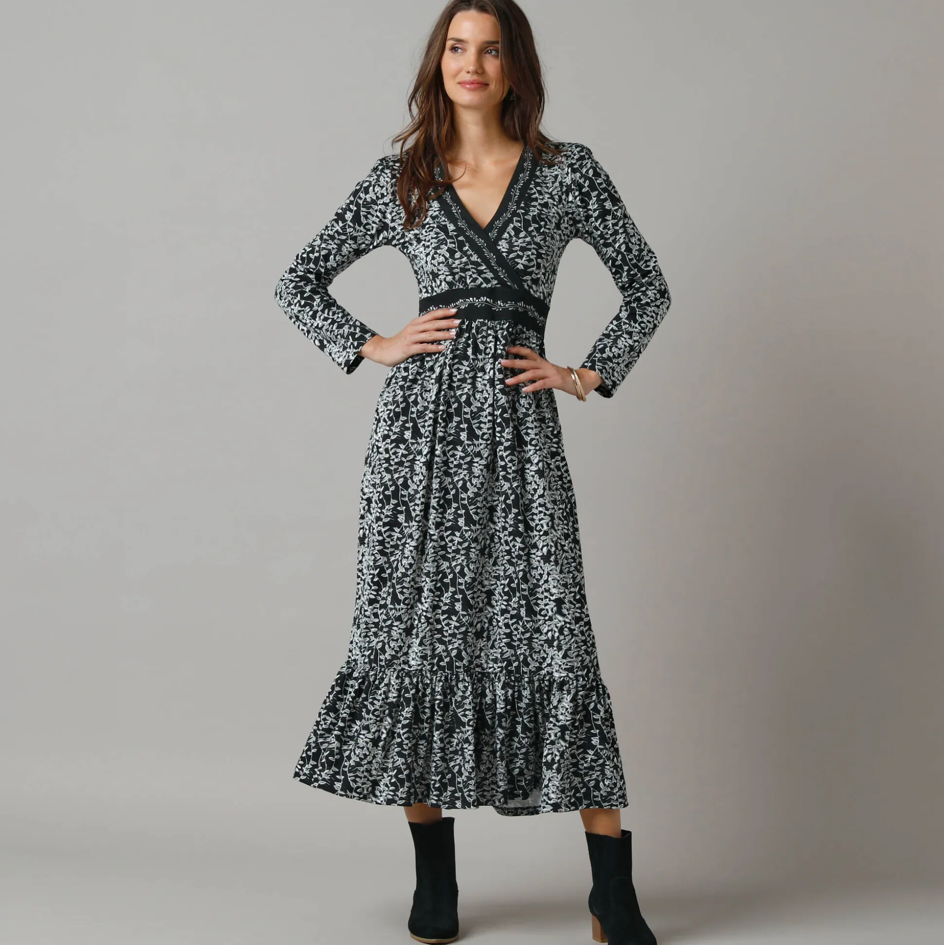 Lange jurk in wikkelstijl, bedrukt tricot