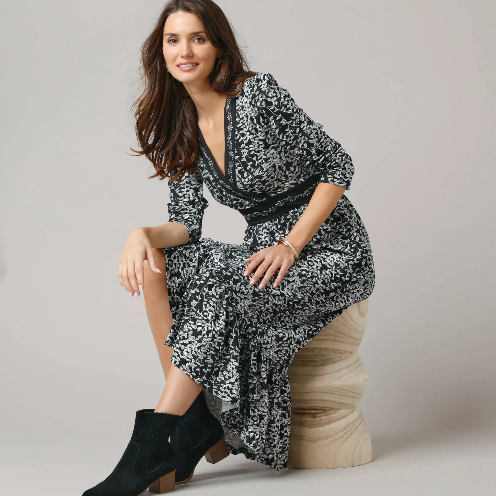 Lange jurk in wikkelstijl, bedrukt tricot