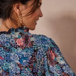 Lange jurk met bloemenprint en afwerkingen in macramé