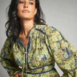 Lange jurk met bloemenprint en afwerkingen in macramé