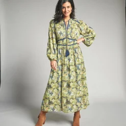 Lange jurk met bloemenprint en afwerkingen in macramé