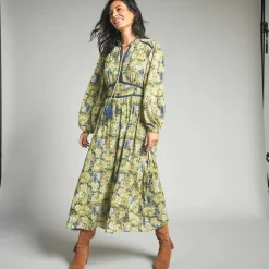 Lange jurk met bloemenprint en afwerkingen in macramé