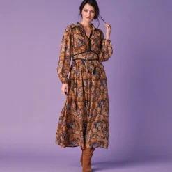 Lange jurk met bloemenprint en afwerkingen in macramé