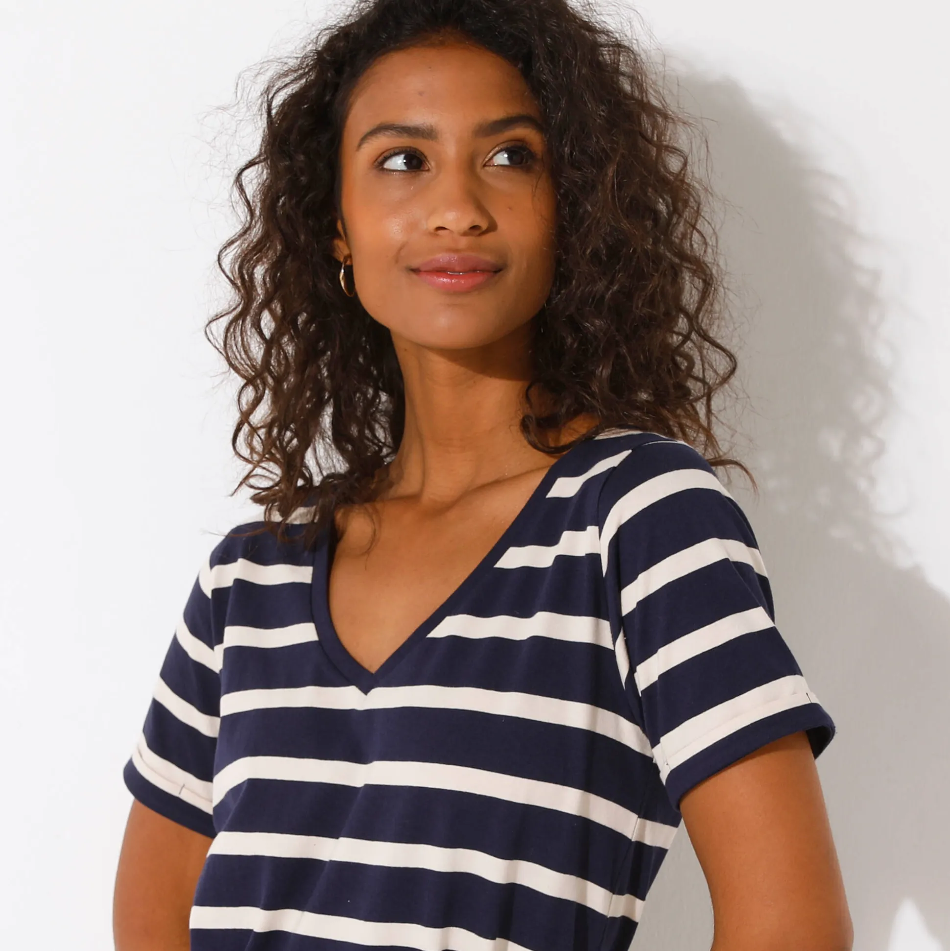 Lange jurk met ceintuur en V-hals, gestreept tricot
