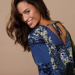 Lange jurk met patchworkprint en V-hals