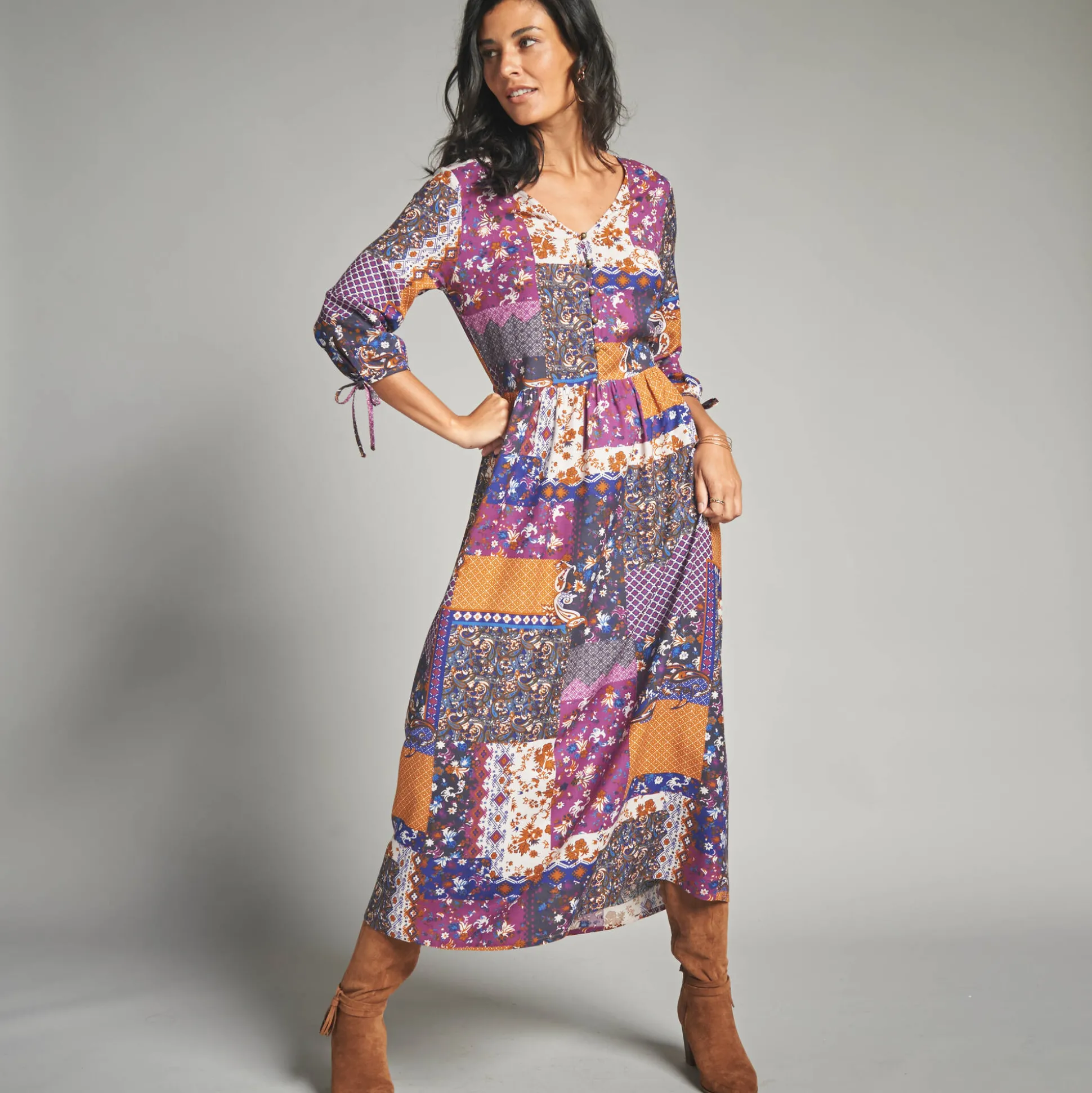 Lange jurk met patchworkprint en V-hals