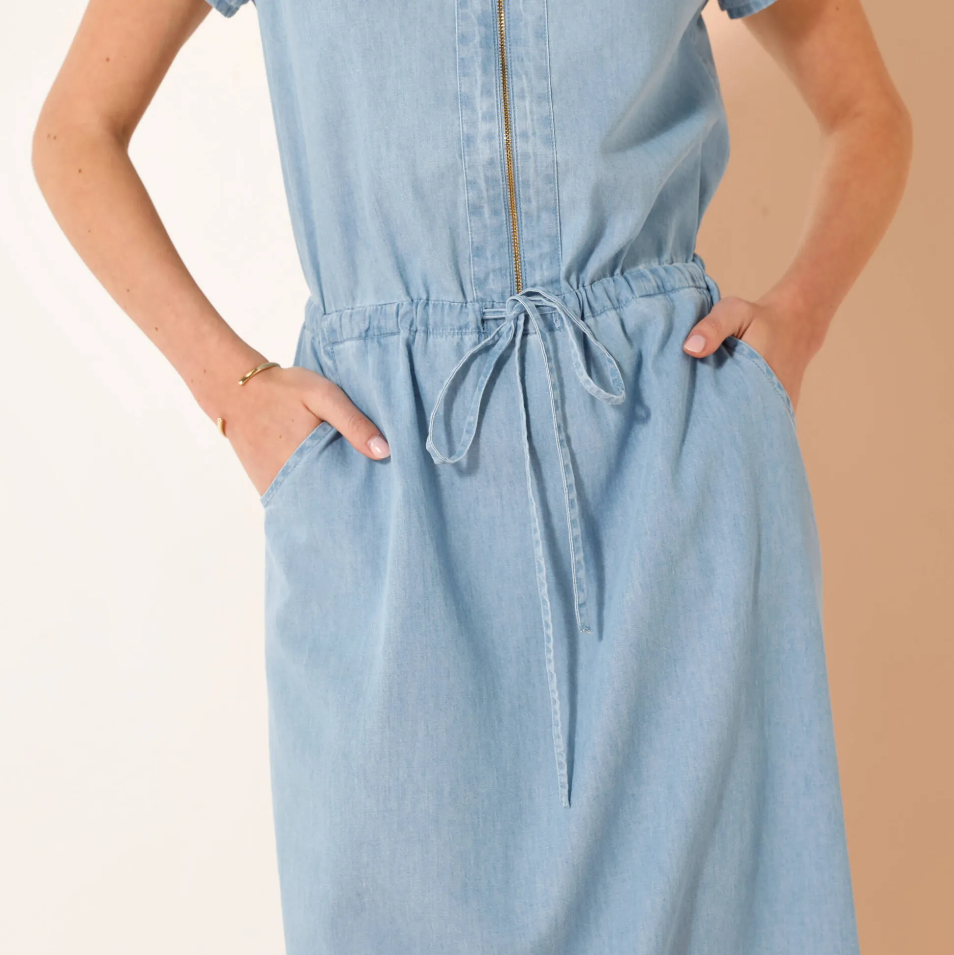 Lange jurk met ritskraag, licht denim