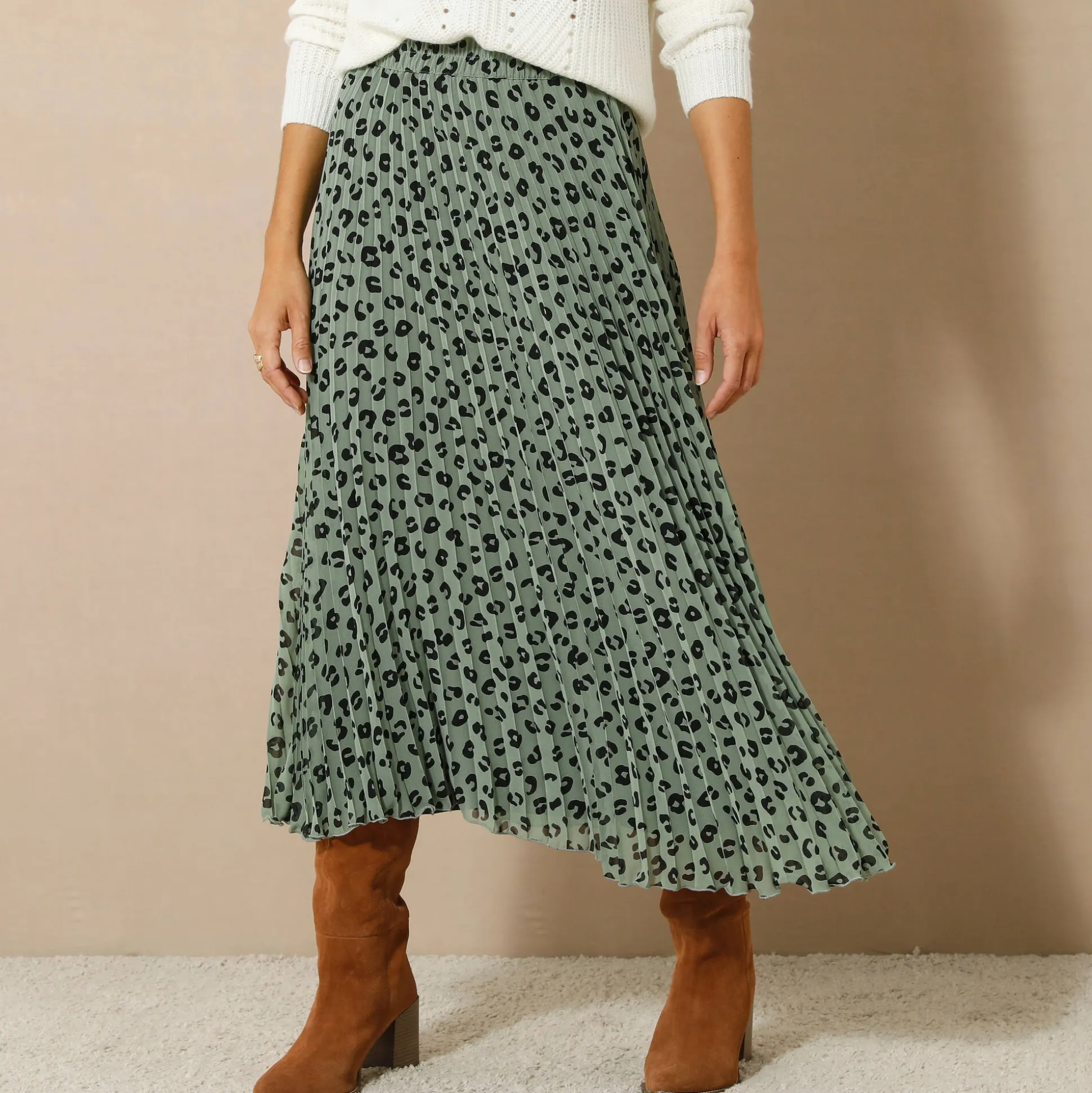Lange rok met plissé, voile met luipaardprint