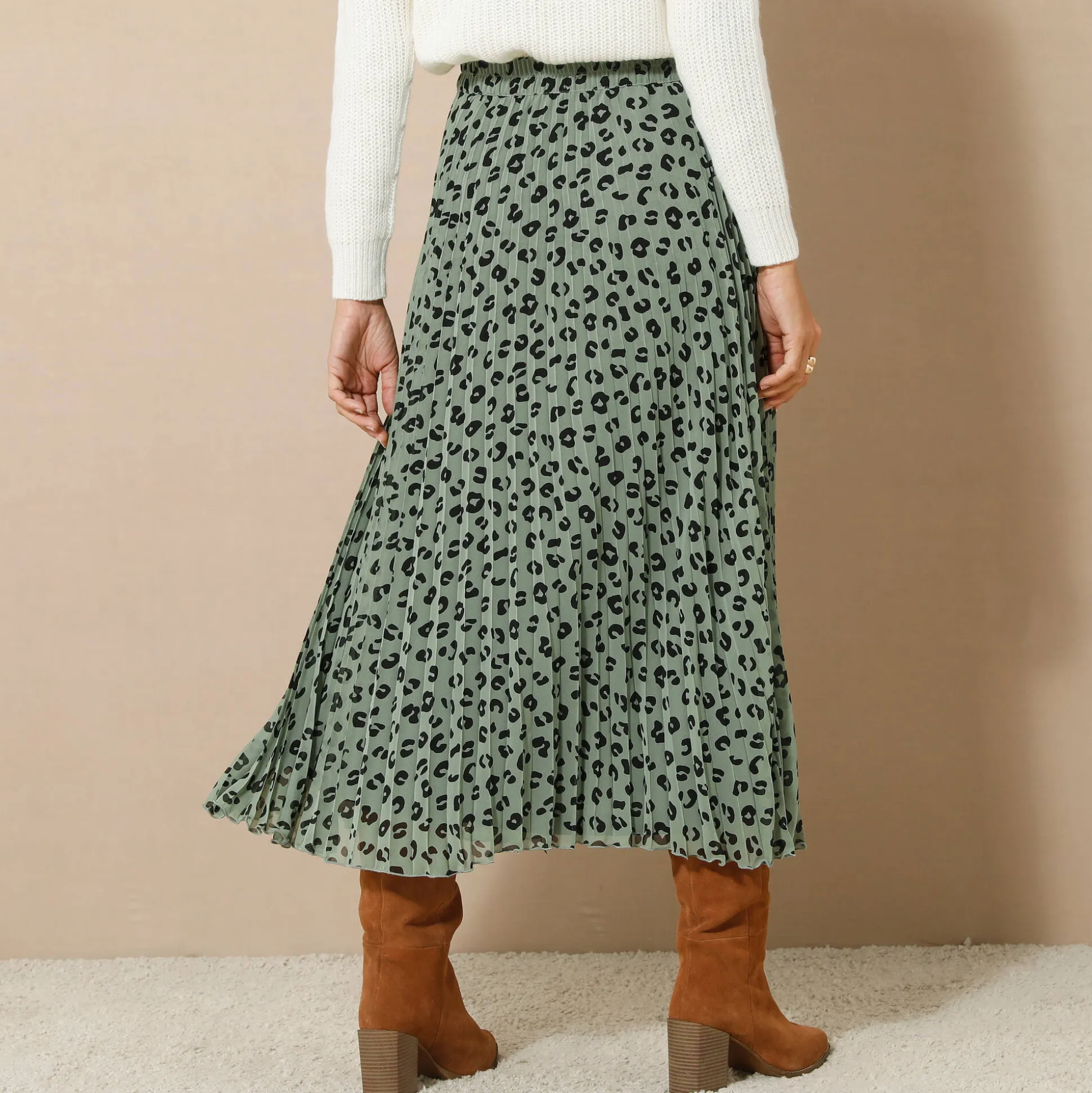 Lange rok met plissé, voile met luipaardprint