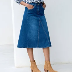 Lange, uitlopende rok in jeans
