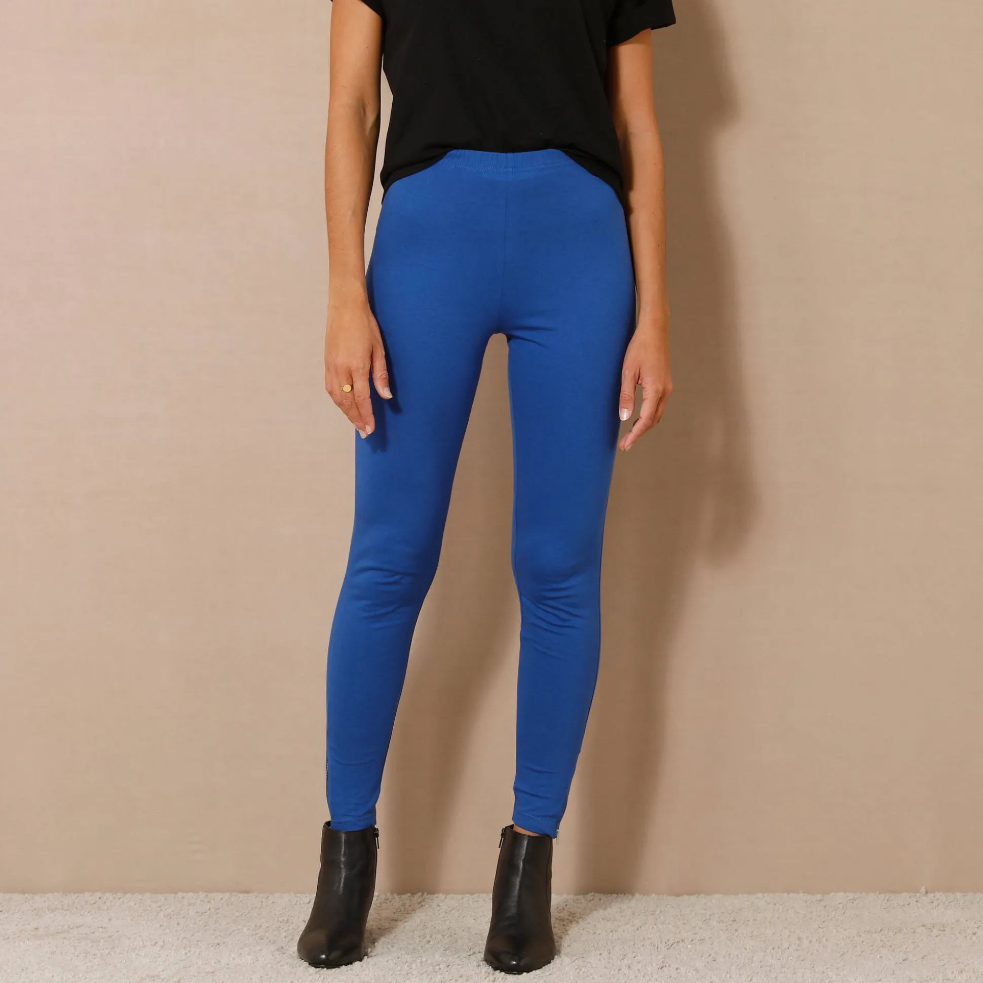 Legging met elastische taille en ritsjes onderaan