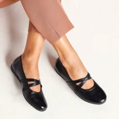 Leren ballerina's met riempjes