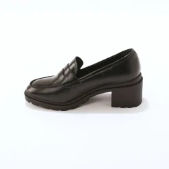 Leren mocassins met hak, gekartelde zool