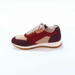 Leren sneakers met contrasterende fantasiepasjes