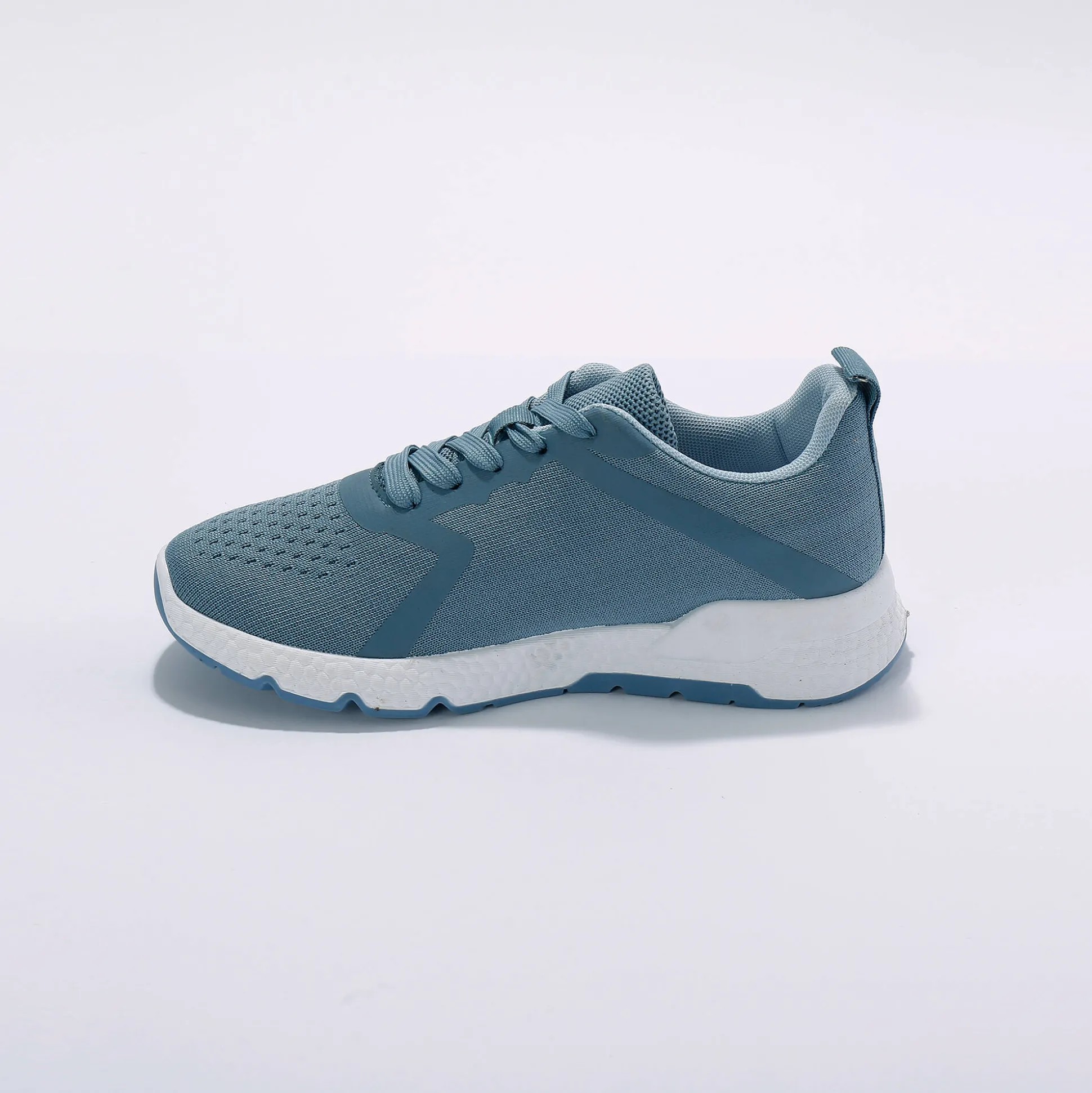 Lichte sneakers in ademend textiel