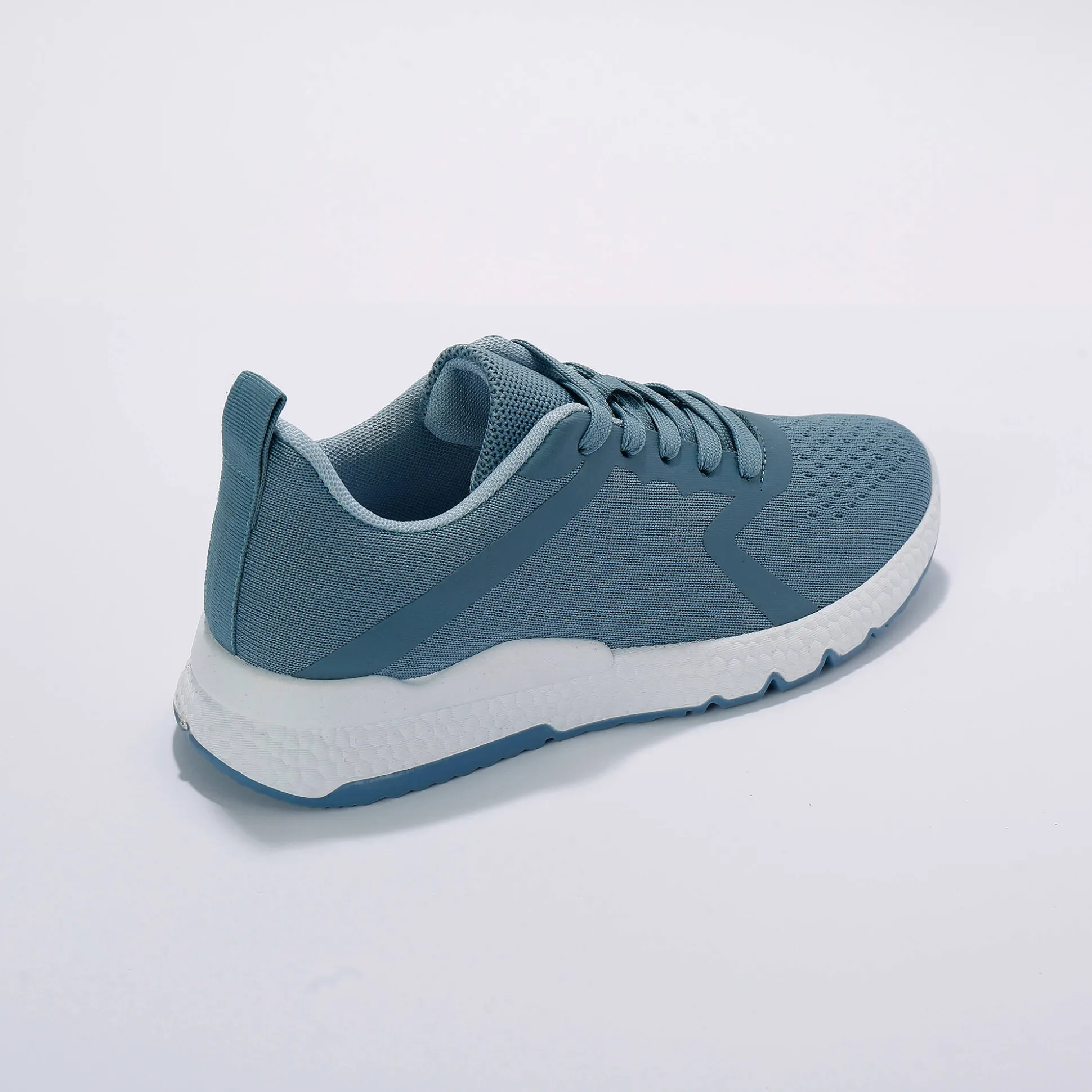 Lichte sneakers in ademend textiel