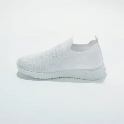 Lichte sneakers in meshtextiel, makkelijk aan te trekken
