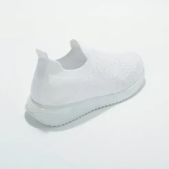 Lichte sneakers in meshtextiel, makkelijk aan te trekken