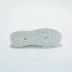 Lichte sneakers in meshtextiel, makkelijk aan te trekken