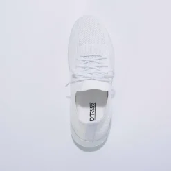 Lichte sneakers in meshtextiel, met veters