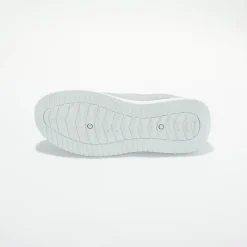 Lichte sneakers in meshtextiel, makkelijk aan te trekken