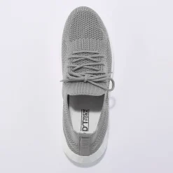 Lichte sneakers in meshtextiel, met veters