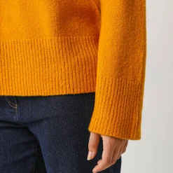 Loose trui met opstaande kraag, ruime mouwen