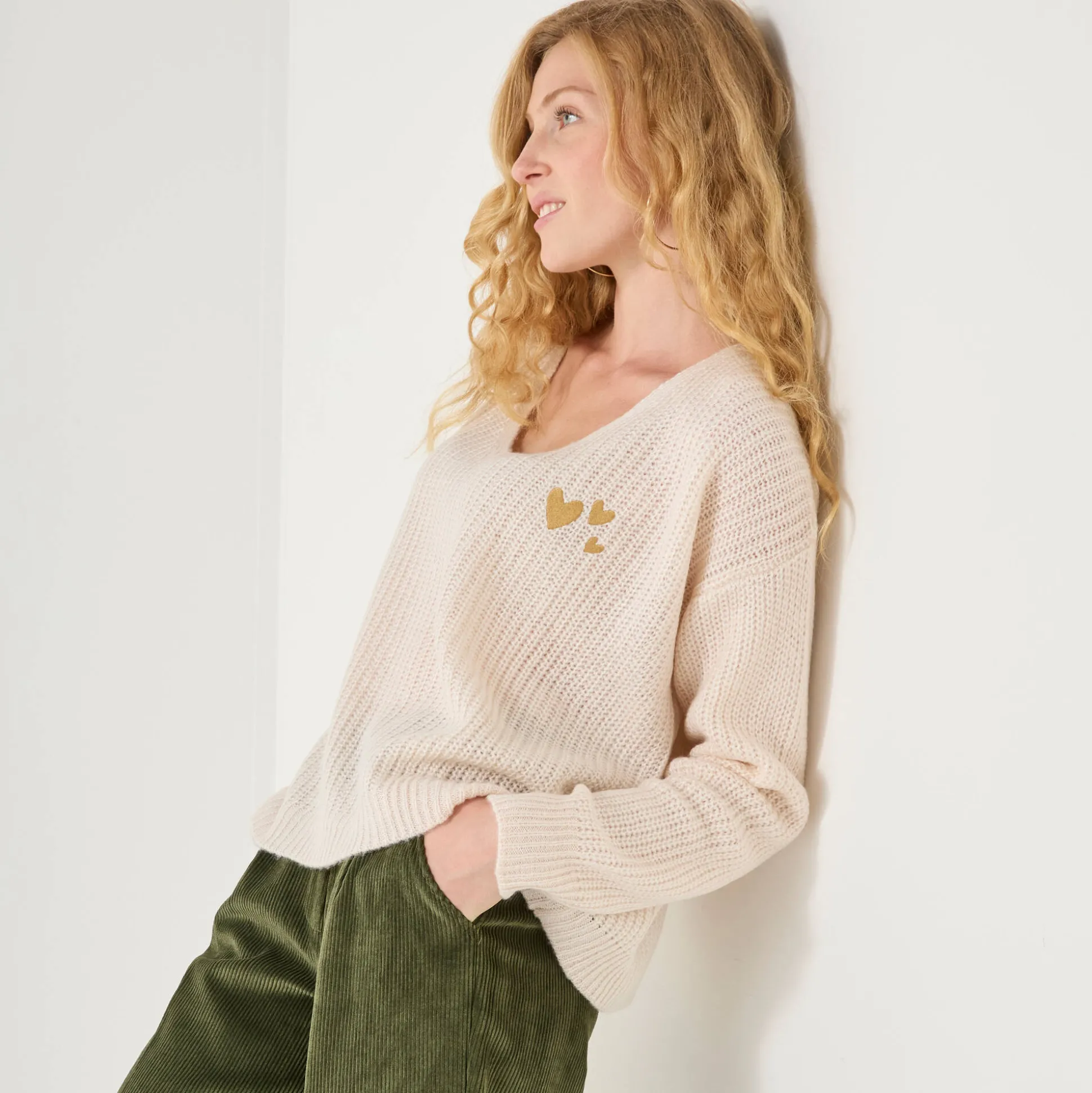 Loose trui met V-hals en geborduurde hartjes, patenttricot