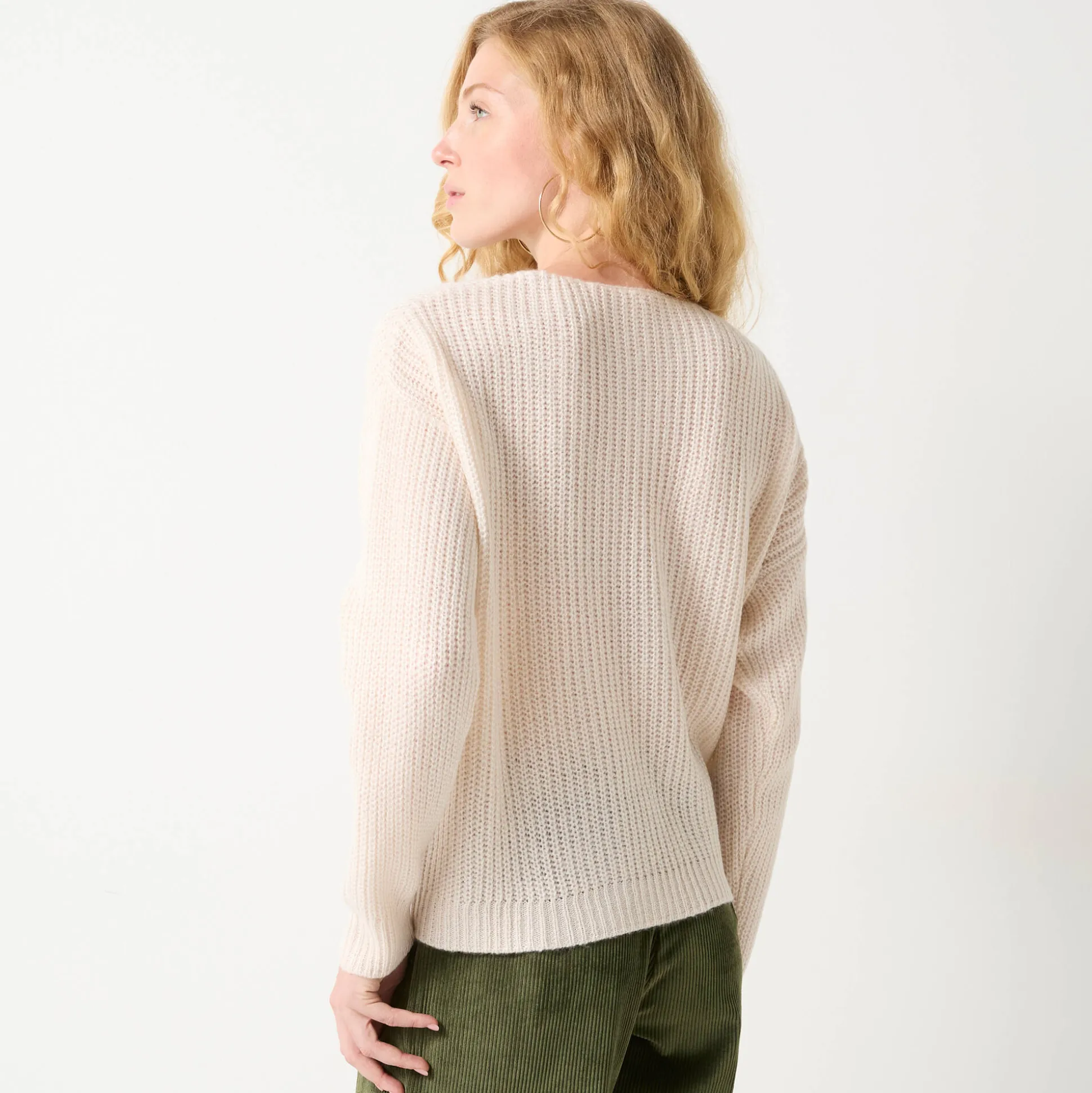 Loose trui met V-hals en geborduurde hartjes, patenttricot