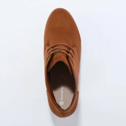 Low-boots met hak in houtstijl