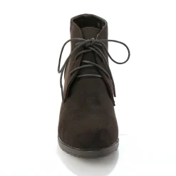 Low-boots met hak in houtstijl