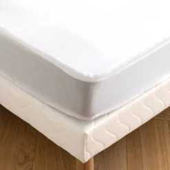 Matrasbescherm in ondoorlatende microvezel, speciaal voor gelede bedbodem