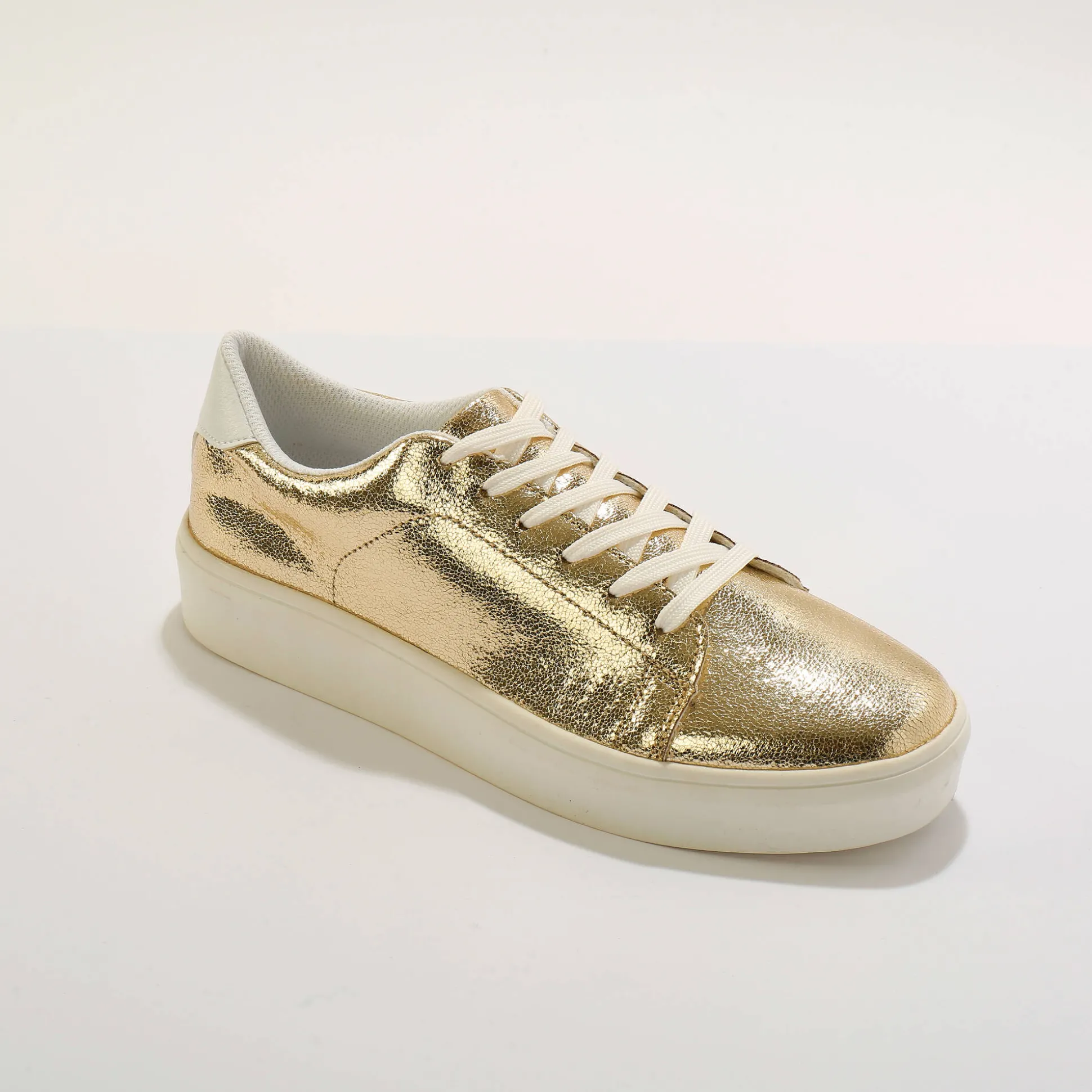 Metallic sneakers met veters