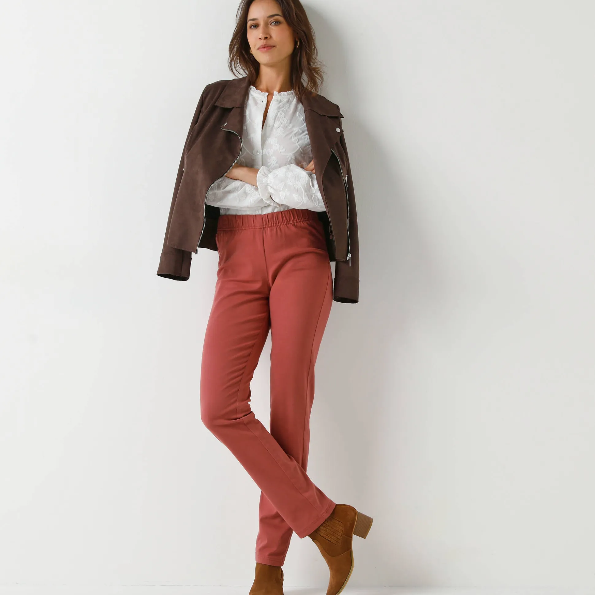 Modellerende broek met 'platte buik' effect en elastische taille
